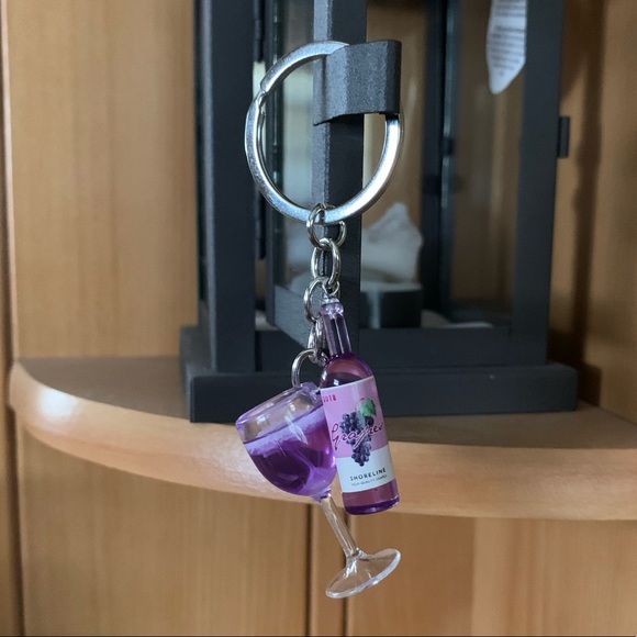 NEW! 🍇KEYRING Purple Wine Glass & Wine Bottle Charms Keychain / Purse Charm - Picture 2 of 3